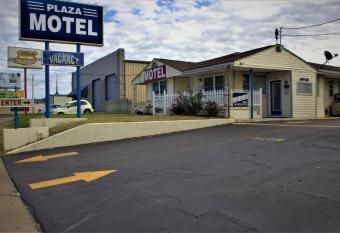 Plaza Motel has Smoking rooms