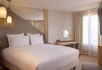 H  tel Beige has Balcony rooms