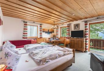 Ferienwohnung Oberri  gl  ck has Balcony rooms