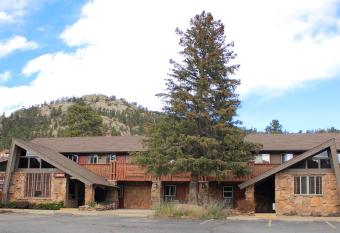 The Maxwell Inn has Balcony rooms