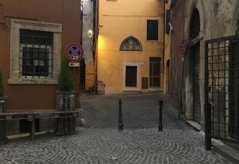 DIMORA SAN VINCENZO allows 18 year olds to book a room