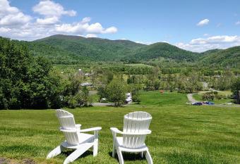 Graves Mountain Farm & Lodges has Balcony rooms