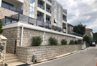 Apartments Bane has Balcony rooms