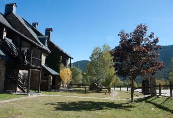 One bedroom appartement with enclosed garden and wifi at Espot has Balcony rooms