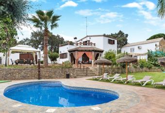 Villa Giovanni has Balcony rooms