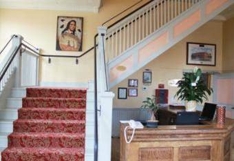 The Windsor Hotel allows 18 year olds to book a room