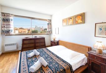 R  sidence Beaus  jour has Balcony rooms