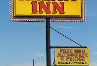 Relax Inn Vinita has Smoking rooms