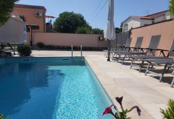 Villa Slavica allows 18 year olds to book a room