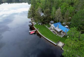 Welcome to the Lake has Balcony rooms