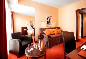 Splendid Hotel & Spa Nice allows 18 year olds to book a room