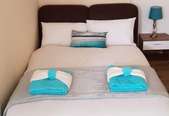 TUii Appart, Cleveleys Road Holbeck allows 18 year olds to book a room