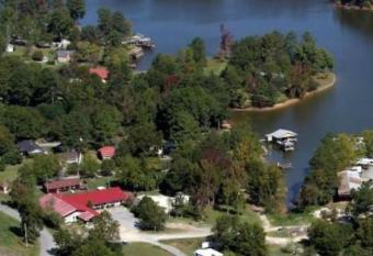 Bay Springs Country Inn & Marina allows 18 year olds to book a room