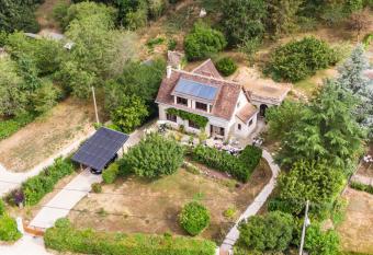 C  t   Coteau has Balcony rooms