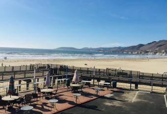 Dolphin Cove Motel has Balcony rooms