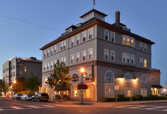 Majestic Inn and Spa has Balcony rooms