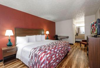 Red Roof Inn Edgewood has Smoking rooms