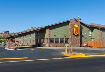 Super 8 by Wyndham Columbus allows 18 year olds to book a room