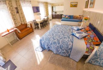 Rooi Bij de Knoptoren B&B has Balcony rooms