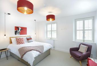 Hues - Castle Cary allows 18 year olds to book a room