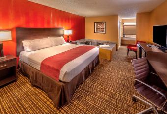 SureStay Hotel by Best Western Lovelock has rooms with a private hot tub