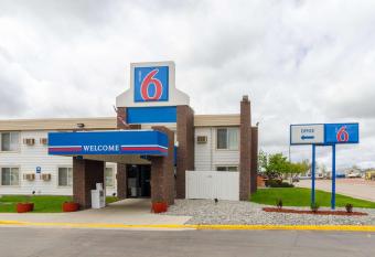 Baymont by Wyndham Gillette allows 18 year olds to book a room