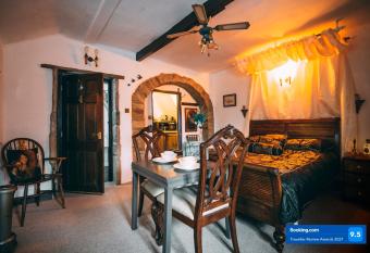 The Rookery Nook and Bront   Parsonage - Haworth allows 18 year olds to book a room