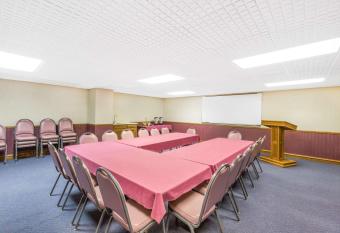 Knights Inn & Suites South Sioux City has Smoking rooms