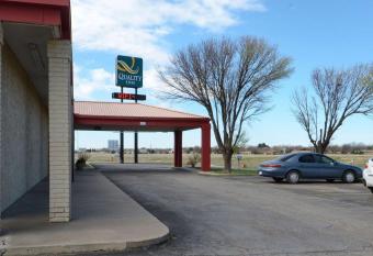 Quality Inn has Smoking rooms