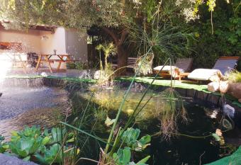 K.N.C.1601 allows 18 year olds to book a room