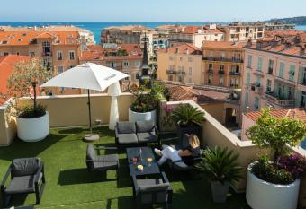 Best Western Hotel Mediterranee Menton allows 18 year olds to book a room