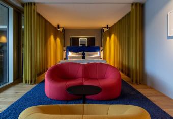 b mine hotel D  sseldorf has Balcony rooms