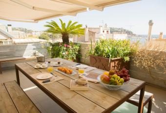 Vip s Loft has rooms with a private hot tub