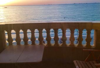 Agami Apartment has rooms with a private hot tub