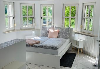 Apartment Donaublick allows 18 year olds to book a room