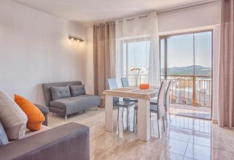 Corbeta has Balcony rooms