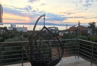 Happy Family has Balcony rooms