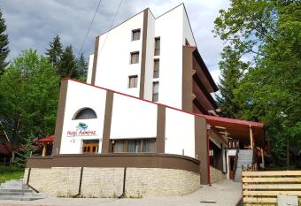 Pensiunea Admiraz has Balcony rooms