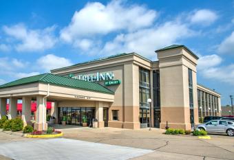 Pear Tree Inn Cape Girardeau Near the Medical Center allows 18 year olds to book a room