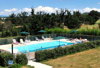 Residhotel Golf Grand Avignon allows 18 year olds to book a room