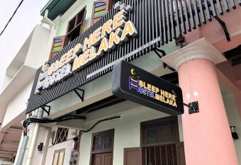 Sleep Here Hostel, Melaka allows 18 year olds to book a room