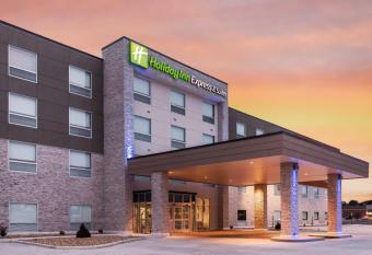 Holiday Inn Express & Suites West Plains Southwest, an IHG Hotel allows 18 year olds to book a room