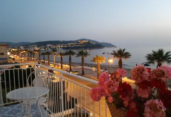 B&B Il Colore del mare allows 18 year olds to book a room