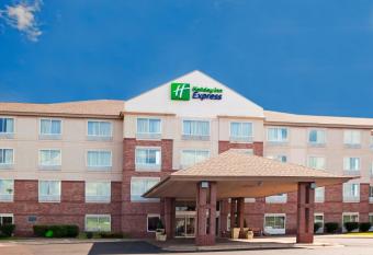 Holiday Inn Express St. Croix Valley By IHG allows 18 year olds to book a room