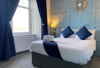 Marina View Guest House allows 18 year olds to book a room