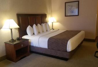 Best Western Staunton Inn allows 18 year olds to book a room