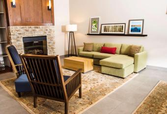 Country Inn & Suites by Radisson, Winchester, VA allows 18 year olds to book a room