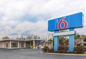 Motel 6 Winchester allows 18 year olds to book a room