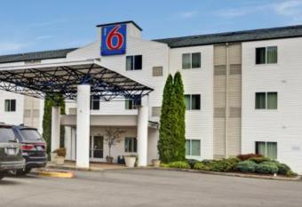 Motel 6 Roseburg allows 18 year olds to book a room