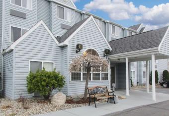 Quality Inn Mount Pleasant allows 18 year olds to book a room